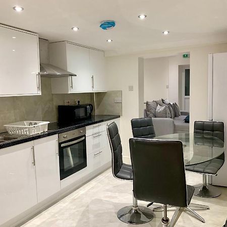 Stylish En Suite Double Room Kensington Лондон Екстер'єр фото
