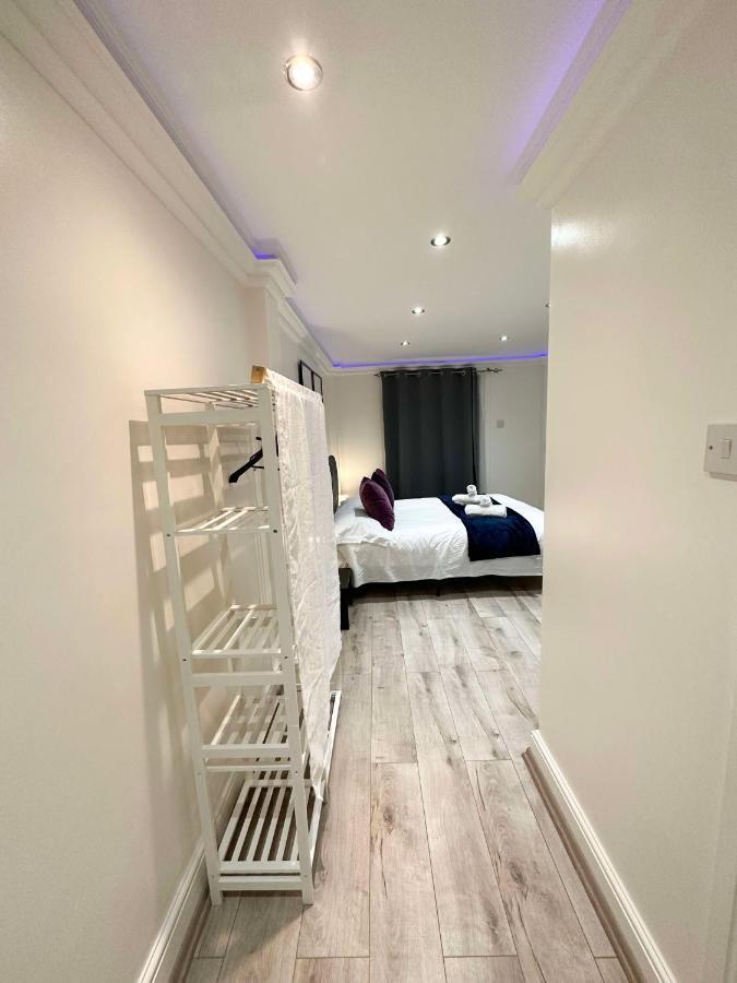 Stylish En Suite Double Room Kensington Лондон Екстер'єр фото