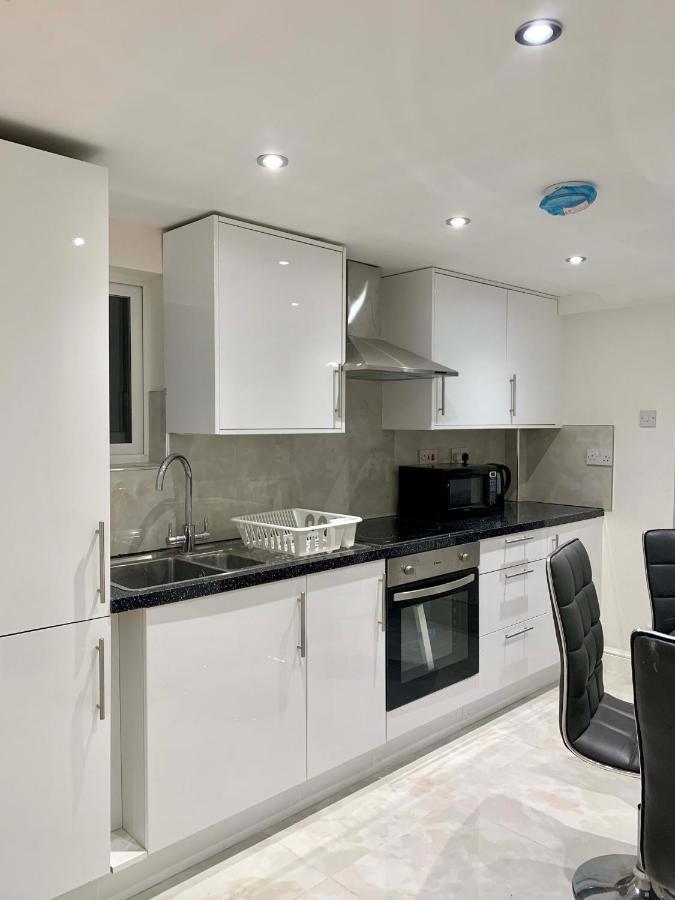Stylish En Suite Double Room Kensington Лондон Екстер'єр фото